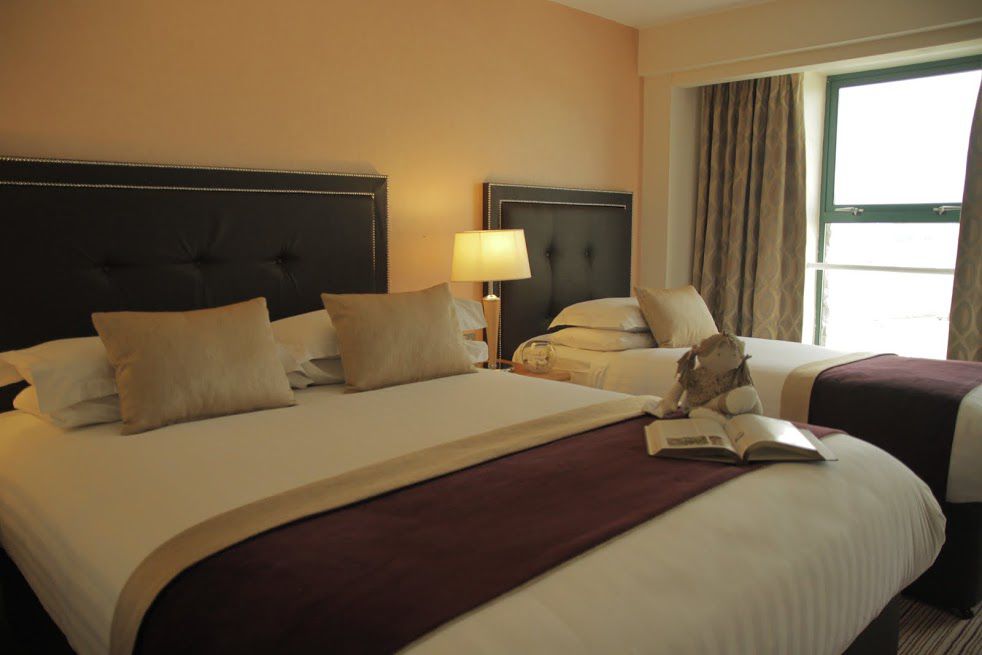 Westport Coast Hotel エクステリア 写真
