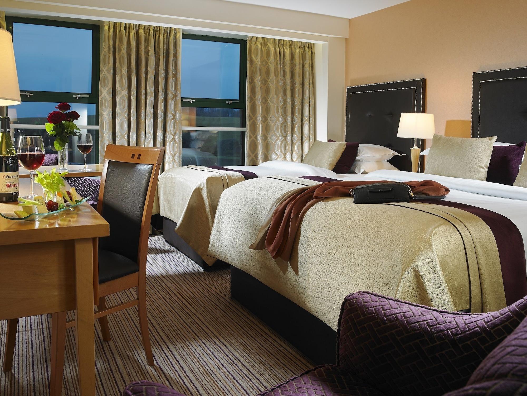 Westport Coast Hotel エクステリア 写真