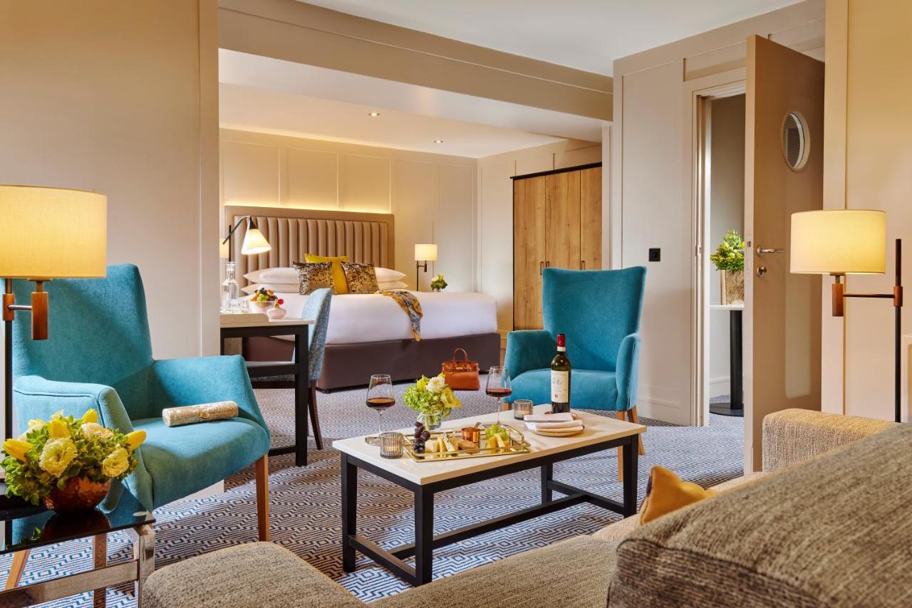 Westport Coast Hotel エクステリア 写真