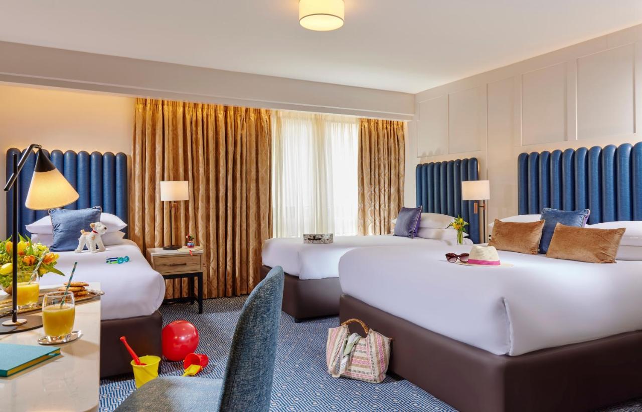 Westport Coast Hotel エクステリア 写真
