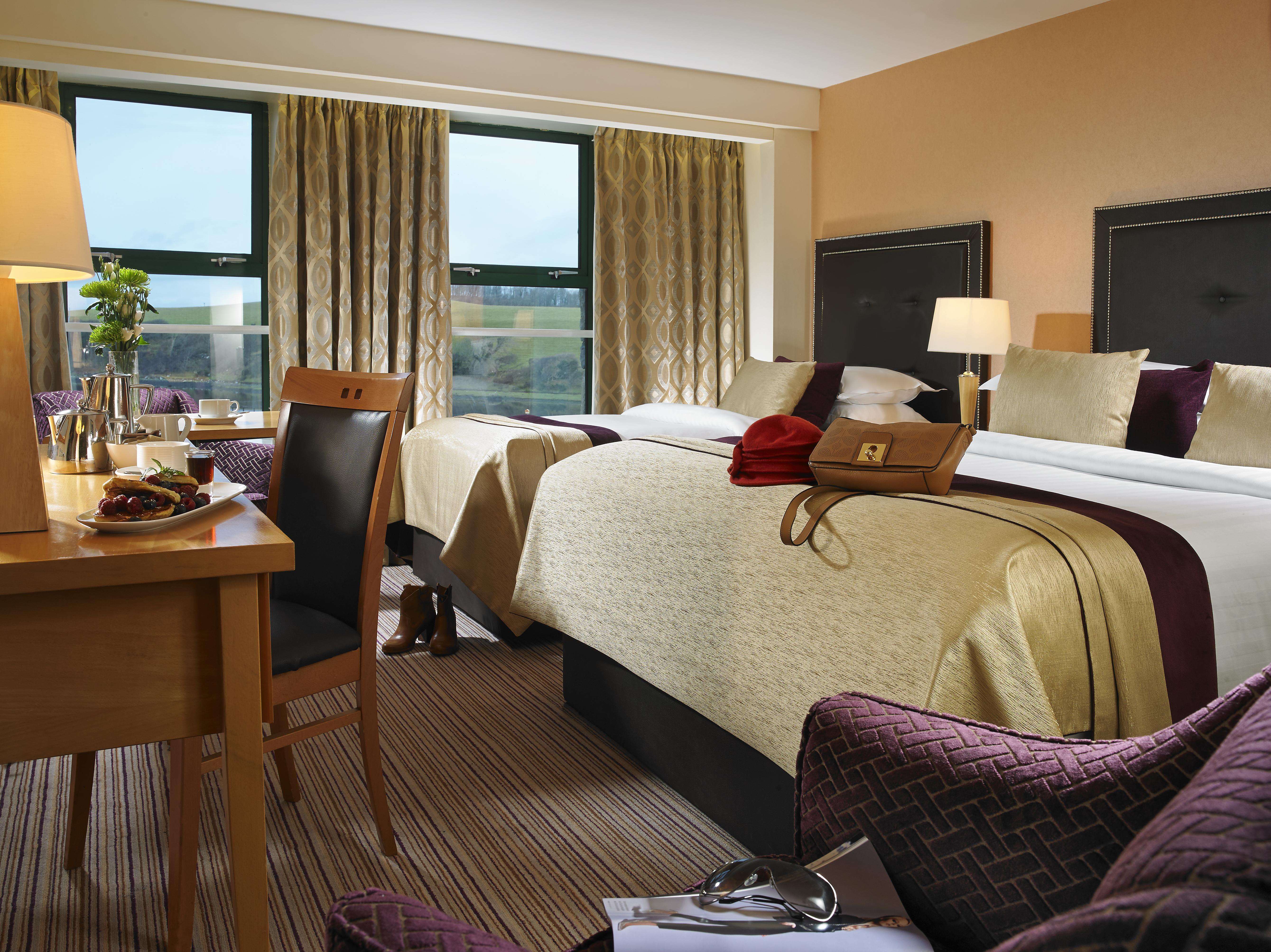 Westport Coast Hotel エクステリア 写真