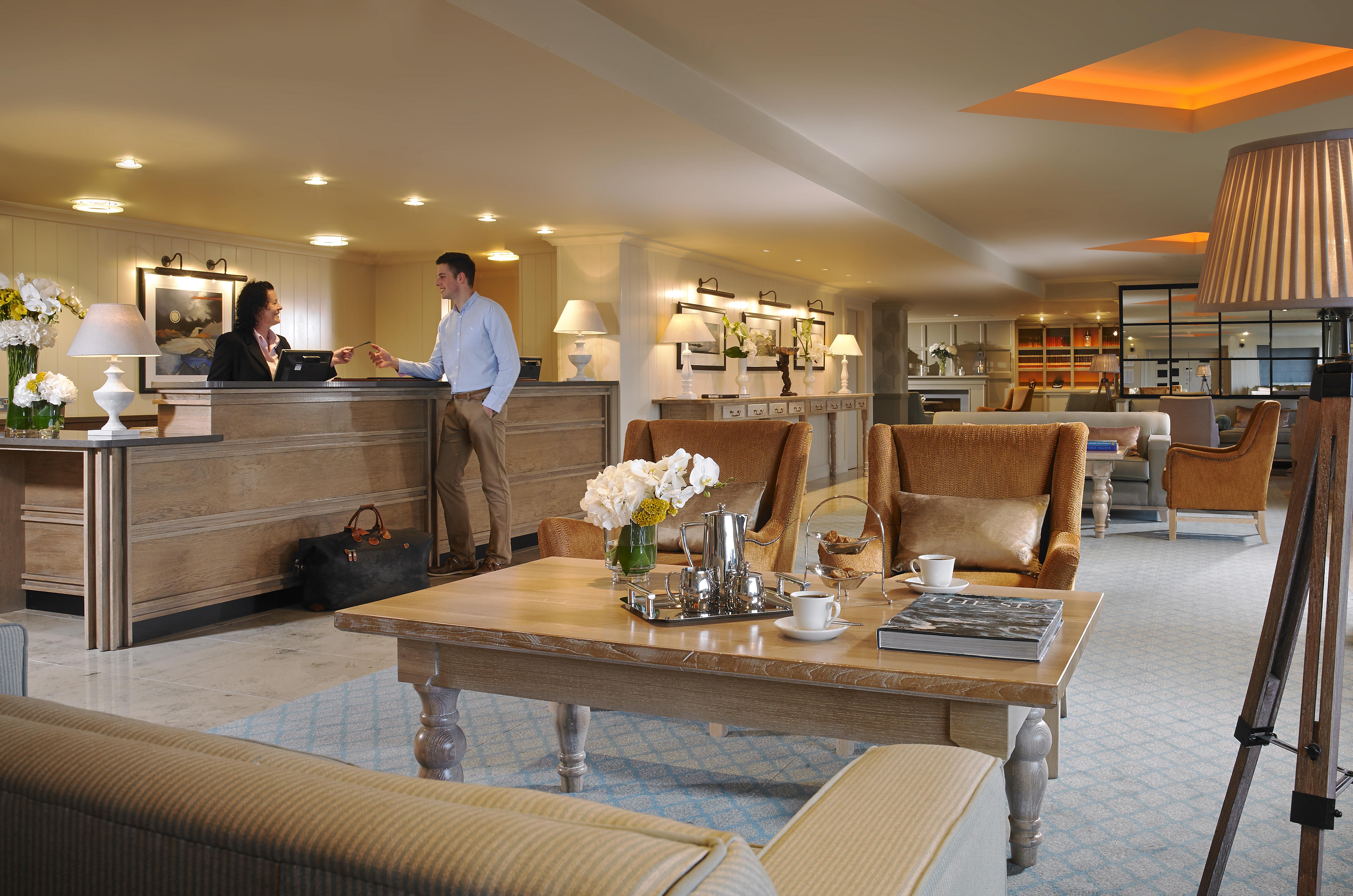 Westport Coast Hotel エクステリア 写真