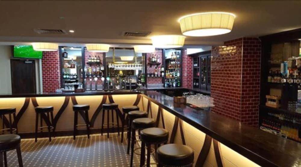 Westport Coast Hotel エクステリア 写真