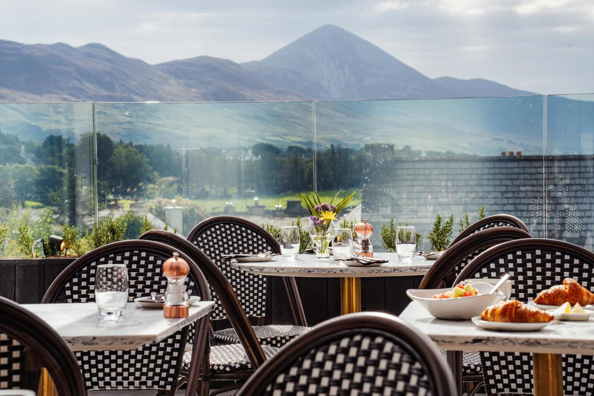 Westport Coast Hotel エクステリア 写真