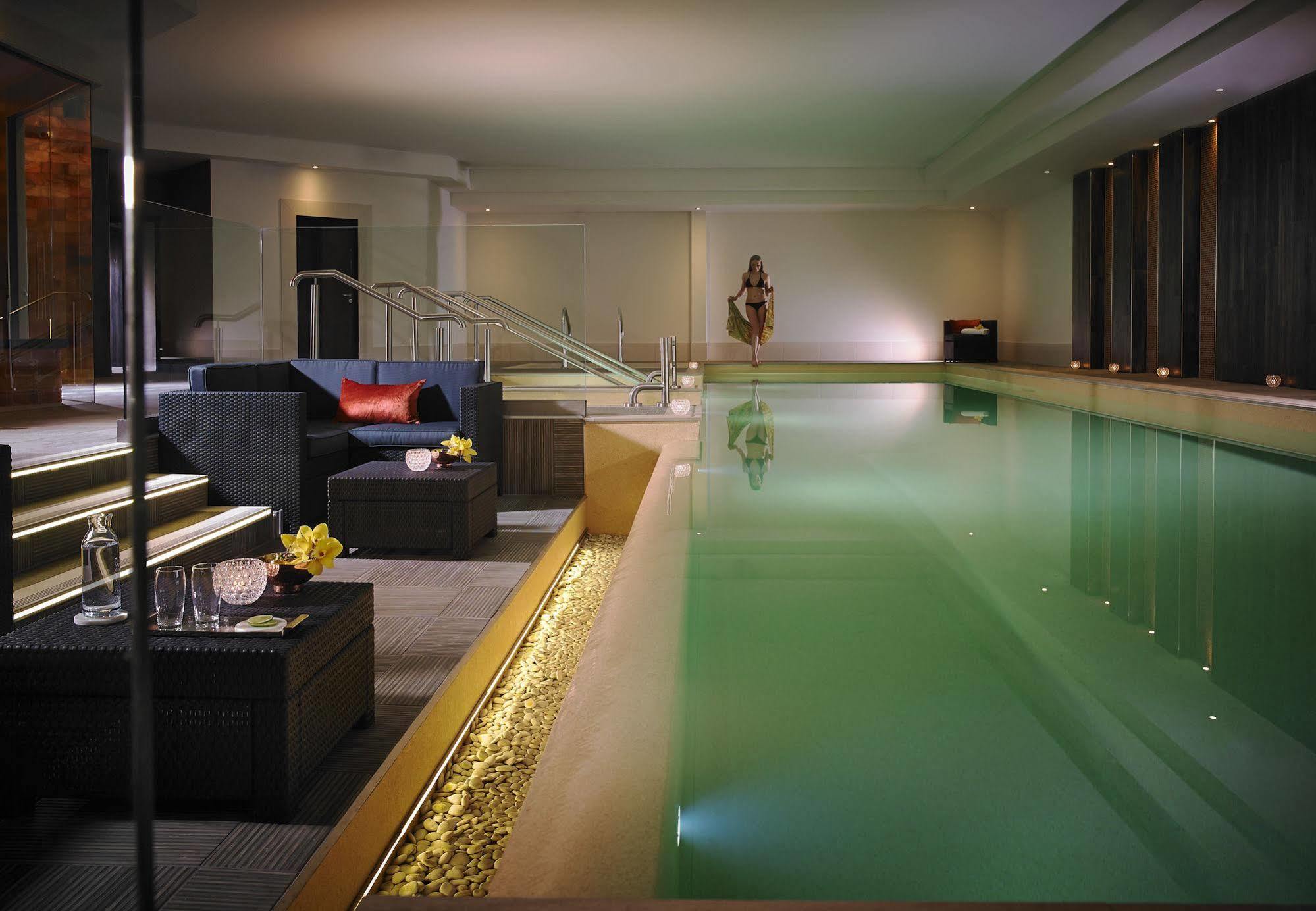 Westport Coast Hotel エクステリア 写真