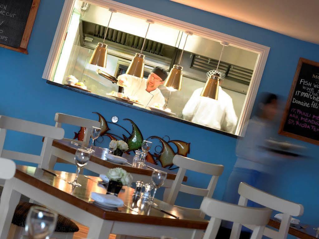 Westport Coast Hotel エクステリア 写真